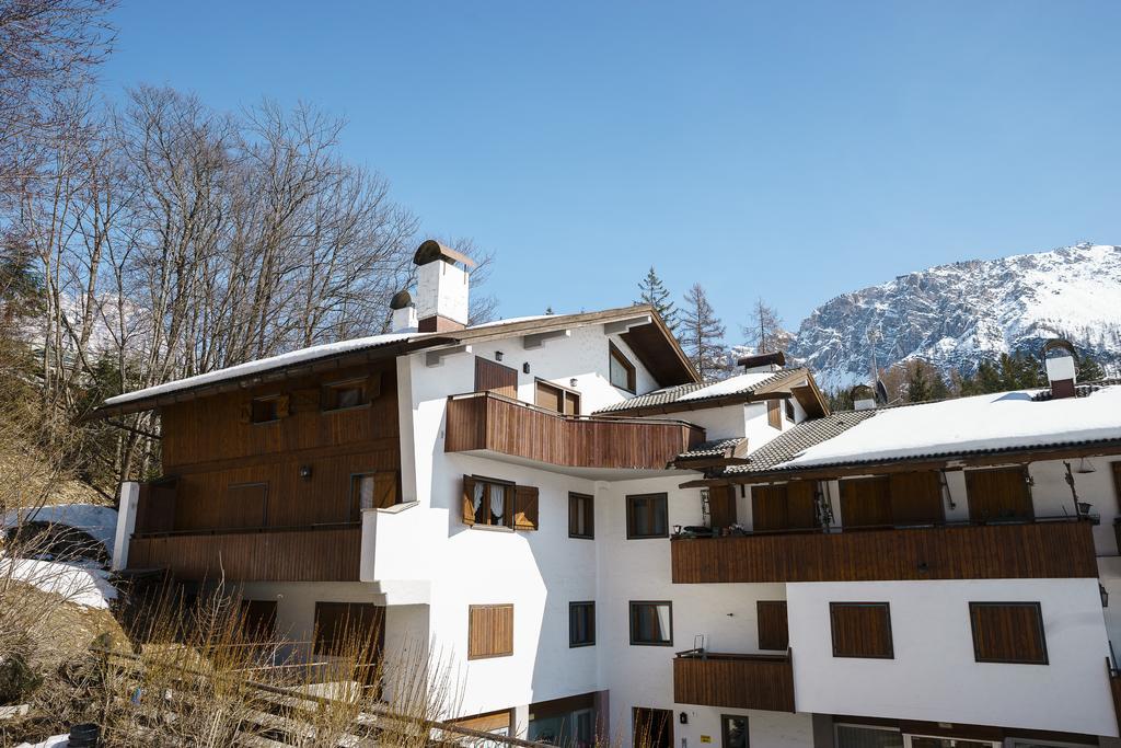 Villa Franchetti - Stayincortina Cortina dʼAmpezzo Kültér fotó